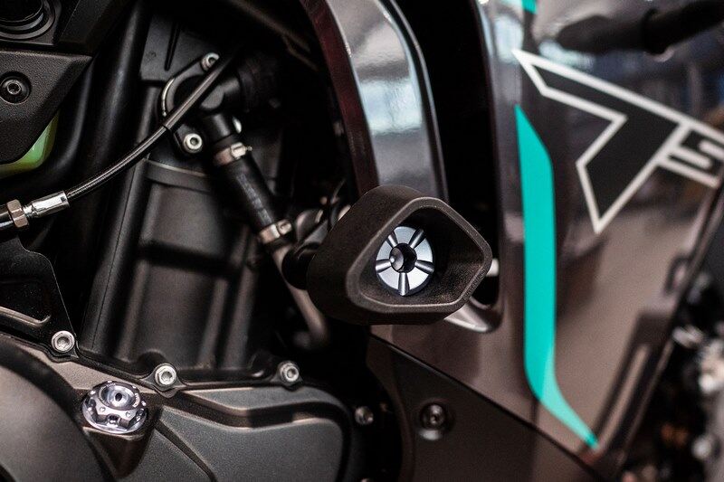 EVOTECH エボテック Antishock Frame Sliders， Titanium エンジンスライダー・フレームスライダー フレーム