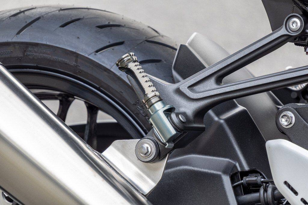 OVER オーヴァー ハイグリップ タンデムステップ Ninja 250 ZX-25R SE ZX-4R Ninja250 Ninja400 Z800 Z900RS Cafe Z900 KAWASAKI カワサキ ステップバー ステップ 足回り カラー：ガンメタ アルマイト仕上げ