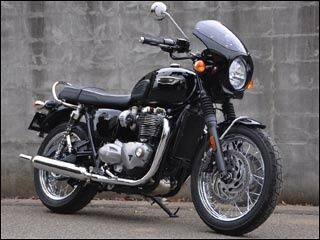 CHIC DESIGN シックデザイン ロードコメット Bonneville T120 TRIUMPH トライアンフ ビキニカウル カウル関連 外装 カラー:シンダーレッド / スクリーンカラー:クリア|ウェビック 店