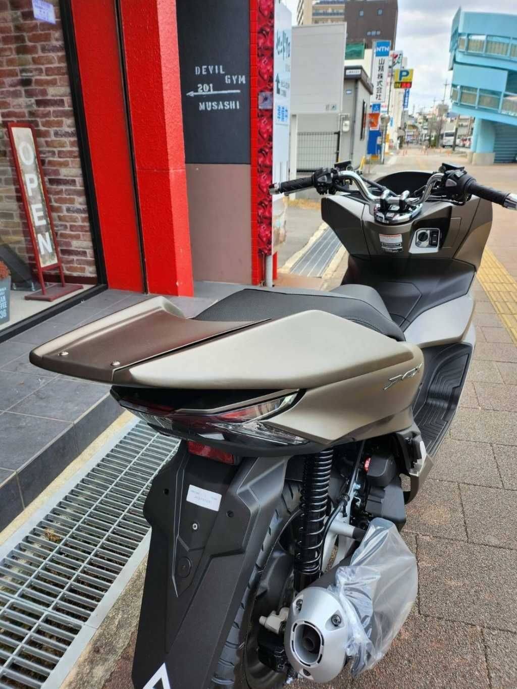 KOTANI MOTORS コタニモータース デビルウィング ゲルコート(未塗装) NEWPCX HONDA ホンダ シングルシートカウル シート関連 外装｜ウェビック　店