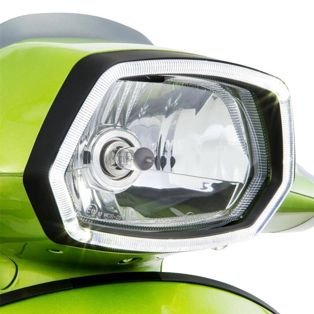 SIP Scootershop エスアイピー スクーターショップ 【SIP STYLE】 ヘッドライトリム LEDライトリング付 Sprint i.e. 3V iGet Euro4 3V／Sport Vespa ベスパ ヘッドライト 灯火類 電装系｜ウェビック　店