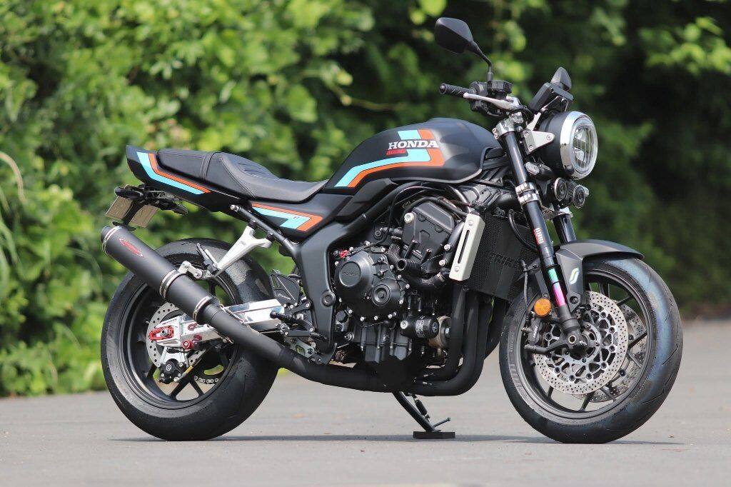 STRIKER ストライカー STREET CONCEPT チタンフルエキゾーストマフラー TITAN BLACK LINE JMCA Type3 CB1000F SE HONDA ホンダ フルエキゾーストマフラー マフラー｜ウェビック　店