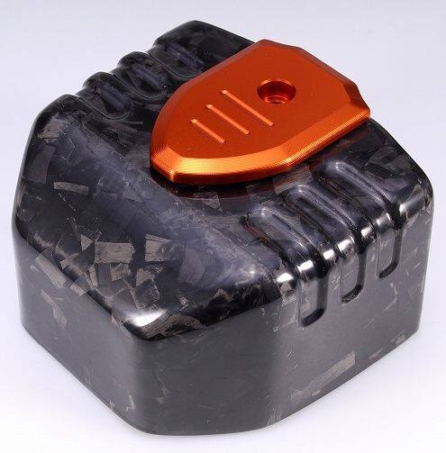 SPEEDRA スピードラ コイルカバー HARLEY-DAVIDSON ハーレーダビッドソン サイドカウル・サイドカバー カウル関連 外装 アルミカバーカラー：オレンジ / カーボンタイプ：フォージドカーボン(艶あり)｜ウェビック　店