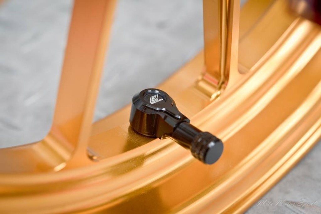 EPIC エピック CNC Tire valve stems (Pointer Type) エアバルブ