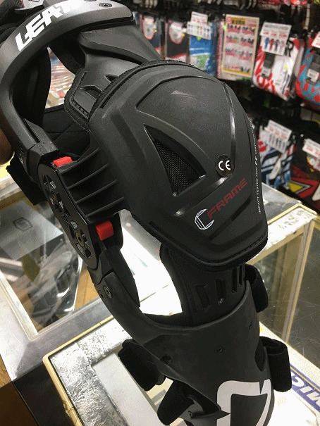 LEATT BRACE リアットブレイス ニーブレース PRO CARBON C-FRAME LEATT