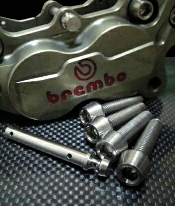 TITANIUM64 チタニウムロクジュウヨン ブレーキパッドピン・キャリパーブリッジボルトセット Brembo 40mmレーシングキャリパー キャリパーボルト・マウントボルト ブレーキ 陽極酸化カラー：シャイニングイエロー