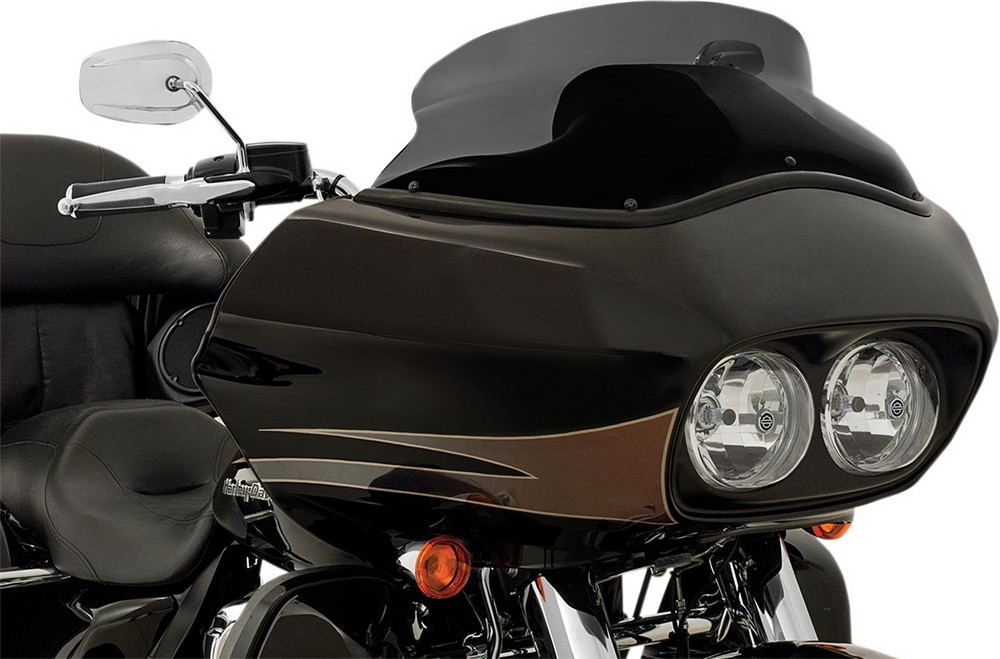 MEMPHIS SHADES メンフィスシェイズ ウインドシールド 98-13 SPOILERモデル 6 ブラック【SHILD FLTR SP BLK [2310-0602]】 Road Glide EFI - 2007 2009 1998 2002 Custom FLTRX 2010 2013 Ultra FLTRU 2011 Glide-Injected FLTR-I 2006 スクリーン 外装｜ウェビック　店