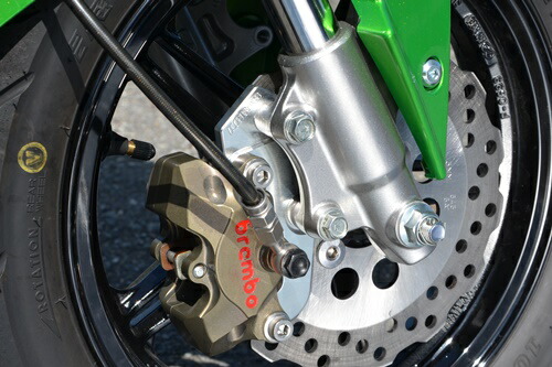 AGRAS アグラス フロントキャリパーサポート Z125 プロ KAWASAKI カワサキ キャリパーサポート・ブラケット ブレーキ｜ウェビック　店 11,035円