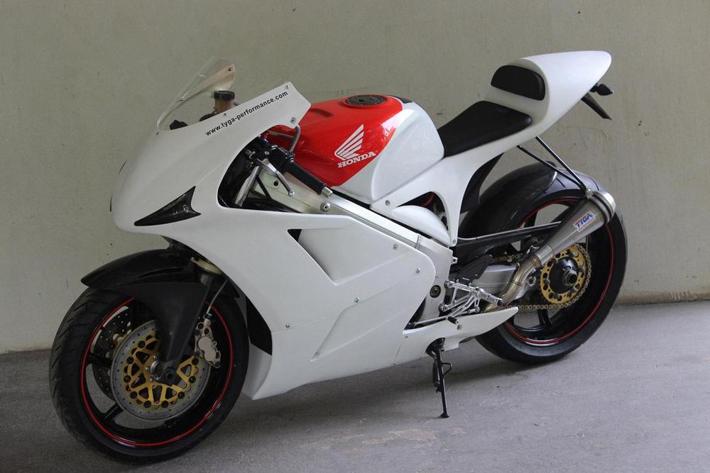 耐熱 二層 足あとぐらす (M) TYGA PERFORMANCE:タイガパフォーマンス TYGA PERFORMANCE シートカウル RVF400 HONDA ホンダ | robertsonpainting.net
