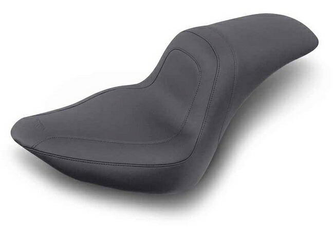MUSTANG マスタング ワンピースファストリアシート (One-Piece Fastback(TM) Seat)【SEAT FASTBACK 06-10 FXST】 HARLEY-DAVIDSON ハーレーダビッドソン シート シート関連 外装|ウェビック 店
