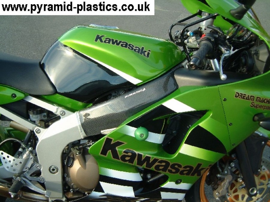 Pyramid Plastics ピラミッドプラスチック カーボン・フレーム・カバー(CARBON FRAME COVERS) ZX6 KAWASAKI カワサキ サイドカウル・サイドカバー カウル関連 外装｜ウェビック　店 17,208円