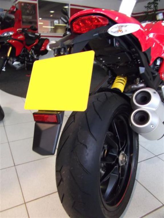 Pyramid Plastics ピラミッドプラスチック 汎用ダックテール・リアフェンダー(Universal Ductail - Ducati rear extenda／protector) Universal 2003- DUCATI ドゥカティ リアフェンダー フェンダー関連 外装