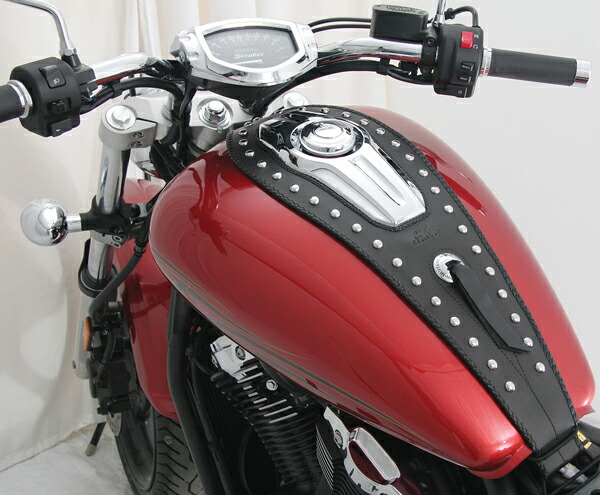 MUSTANG マスタング スタッドタンクビブ (Studded Tank Bib)【BIB TANK STUDDED STRYKER】 XVS1300C Stryker 2011 - 2012 YAMAHA ヤマハ タンクカバー タンク関連 外装|ウェビック 店
