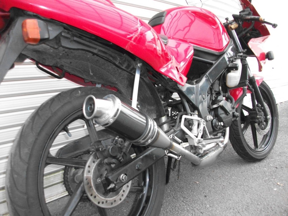すでに RSヨコタ TZR50R ウェビック1号店 - 通販 - PayPayモール RSヨコタ:レーシングショップヨコタ TZR50R走り屋倶部ショート チャンバー サイレンサーカラー:シルバー サーの