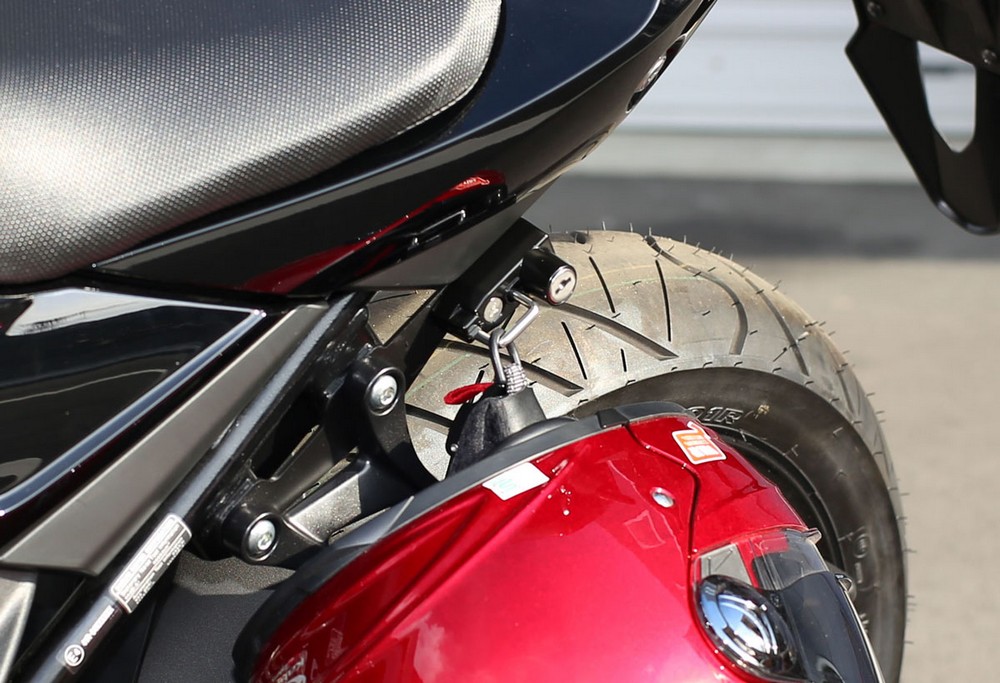 KIJIMAキジマヘルメットロックGSX250R(DN11A)17-