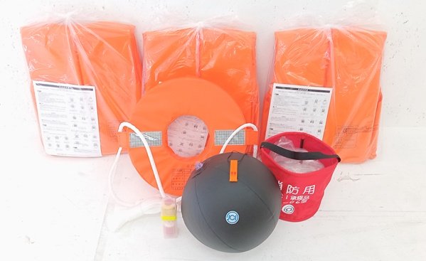 【貨物輸送無料から】ゴムボート 短艇 法定備え付け書き割り3名用 船検相応う 印字機Ａ 桜目じるし