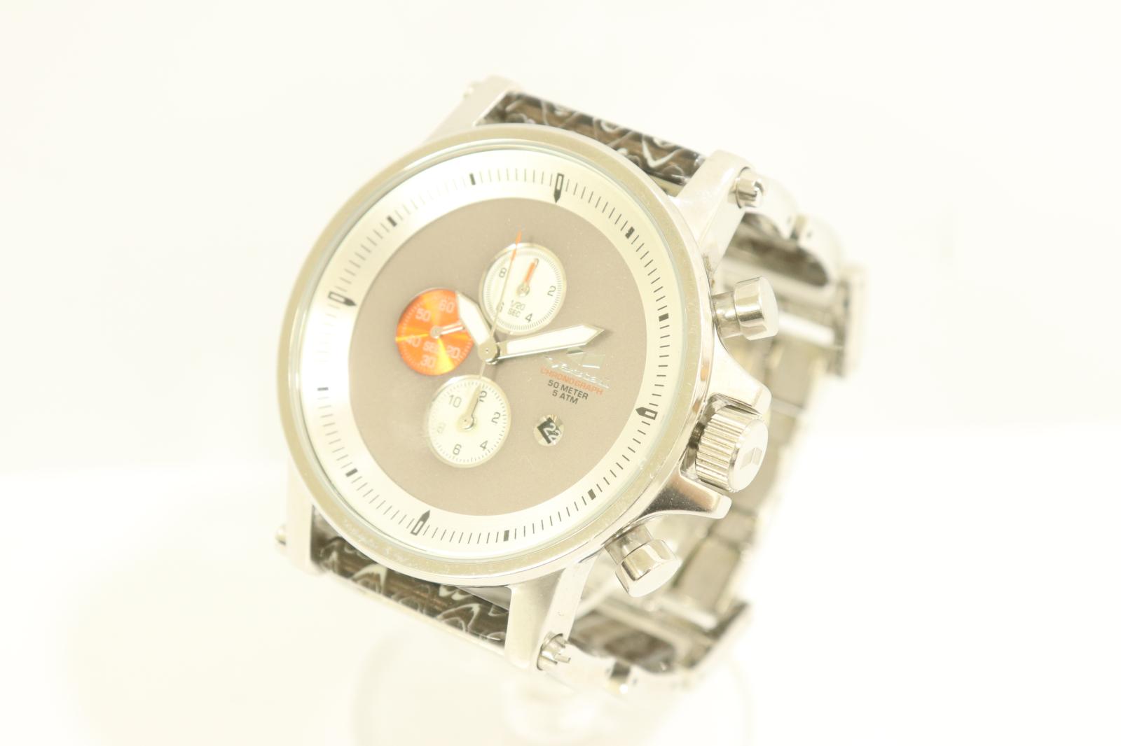 【中古】 Vestal メンズ腕時計 -- メンズ腕時計 Vestal -- 銀 シルバー ロゴ