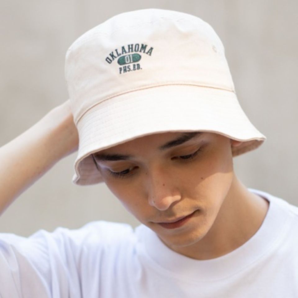 バケットハット 帽子 ロゴ リバーシブル ユニセックス 小顔効果 ホワイト