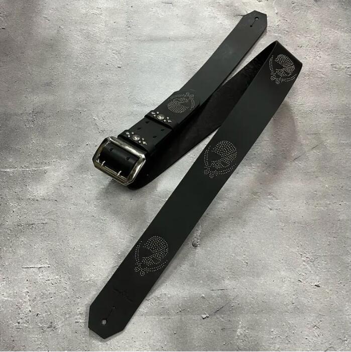 【 50mm Width Hard Leather Guitar Strap / Modern Pirates Six Skull Spots Design 】
