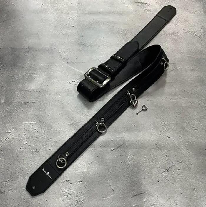 【 50mm Width Soft Leather Guitar Strap / Ring & Heart Key Design 】
