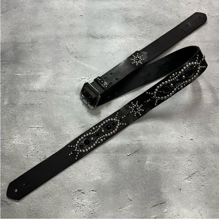 【 42mm Width Vintage Leather Guitar Strap / Vintage Spots Design 001（Silver）】（SUGIZO Model）｜Modern Pirates