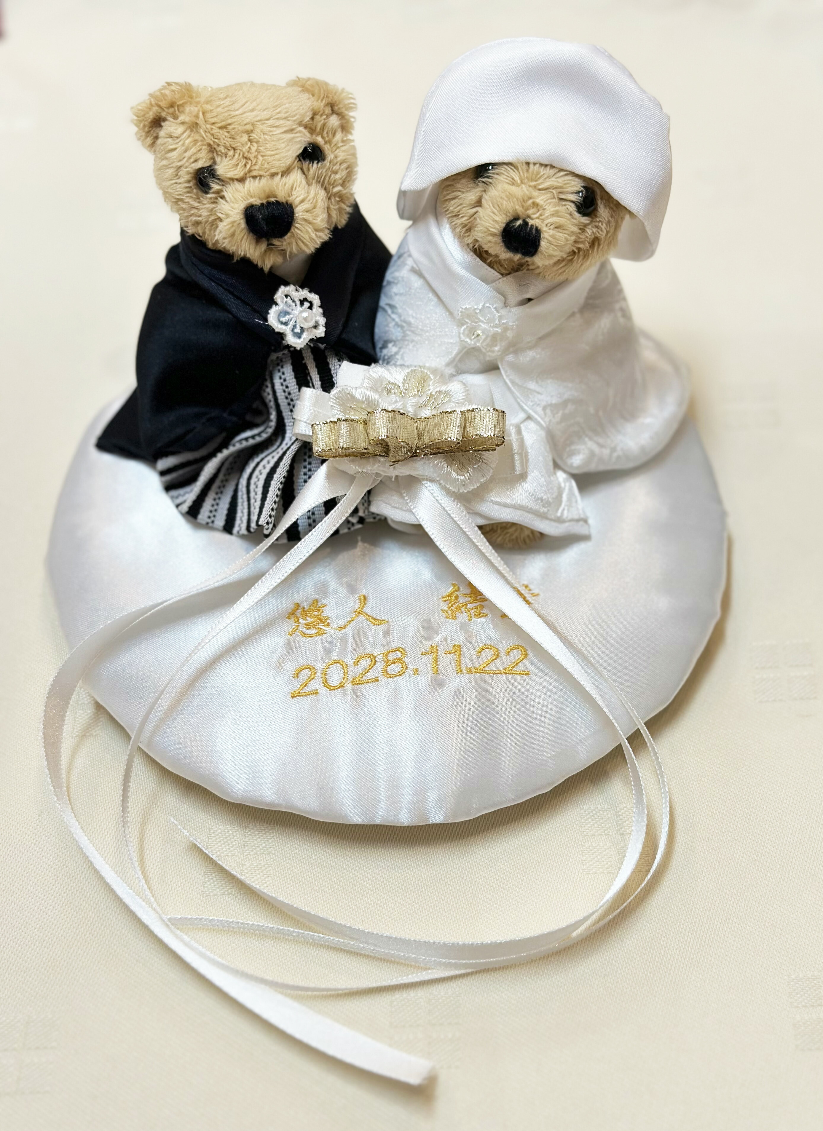 リングピロー RP009（完成品）すぐ届く【お名前と記念日を刺繍・無料】 ブライダル リング ピロー 白 ウエディング 結婚式 リングガール リングボーイ 小物 ファーストピロー リボン ウェディング サムシングブルー 上品 シンプル 家族婚 プレゼント ギフト 結婚祝い お祝い