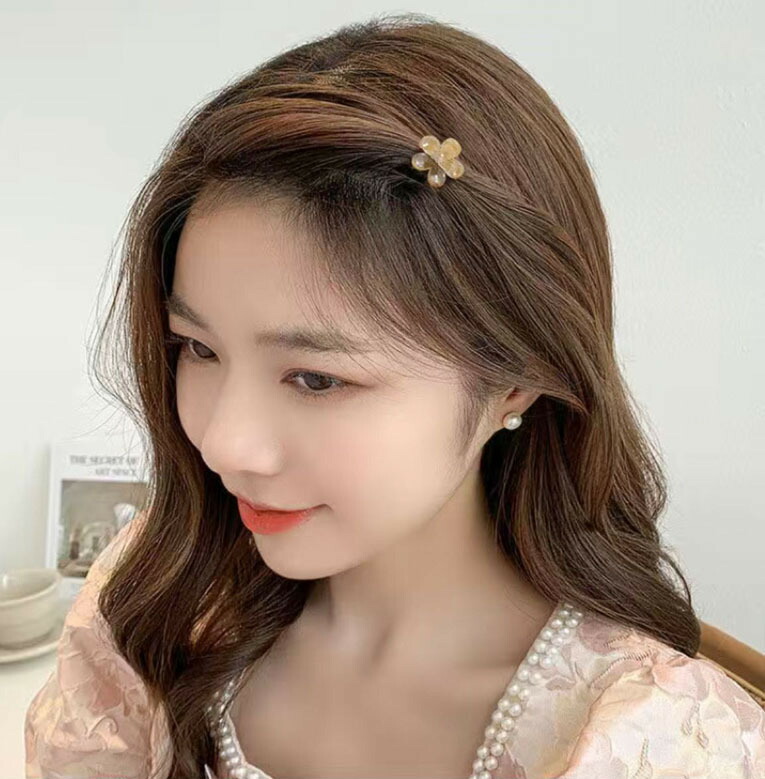 予約販売】本 ヘアピン<br>キュート ヘアピン ヘアクリップ ヘアアクセサリー ヘアーピン 髪留め ヘアアレンジ シンプル パッチンどめ 子供  女の子 花 パッチン留め プチプラ ピン ヘアアクセ キッズ お呼ばれ 前髪留め 髪飾り