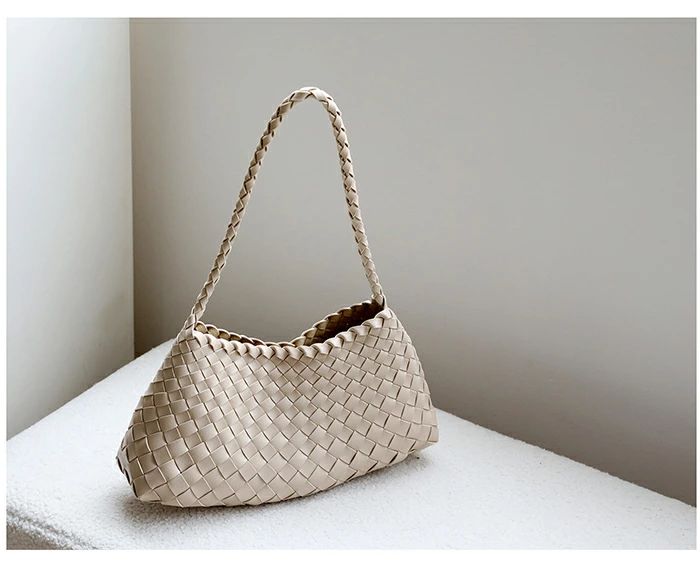 トートバッグ レディース 編み御徒面子 編み ハンドバック 大電気容量 トート 編み込み 肩かけ 曲がった掛け フェイクレザー 通い 手提げ カゴバッ