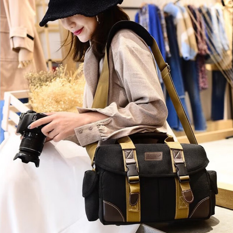 【クーポン利用で10%OFF】送料無料 一眼レフ ミラーレス 一眼 カメラバック 一眼レフ ボディバッグ タブレット ワンショルダー カメラ ミラーレス カメラバッグ 傷や雨に強い撥水素材使用 ショルダー おしゃれ 防水