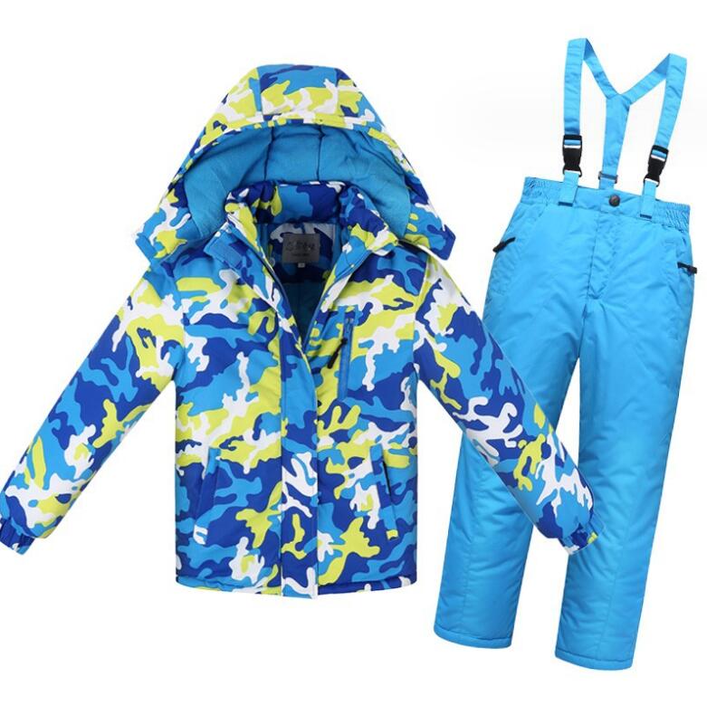 送料無料 迷彩 スノーウェア ボードウェア キッズ 上下セット 子供服 ジュニア ジャケット サスペンダー サロペットパンツ 110-150 撥水加工 雪遊び スノボ 防寒 保温性｜ウエストロード