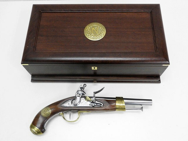 【中古】[フランクリンミント] ナポレオン フリントロックピストル 木&鉄&真鍮製 無発火式モデルガン 専用木製ケース付【ランクB・外箱 本体のみ】