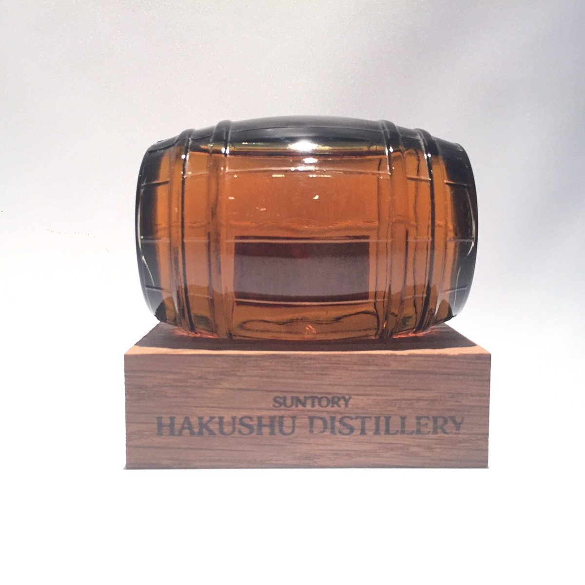 【楽天市場】サントリーウィスキーロイヤル白州樽型 ミニボトル 台座付きSUNTORY WHISKYROYAL HAKUSHUBarrel ...