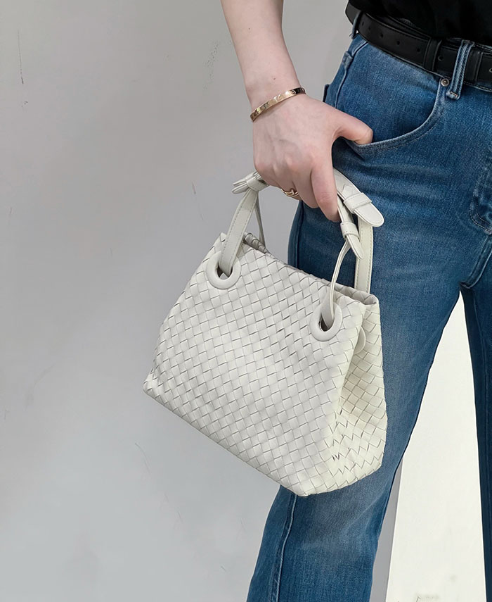 本革トートバッグレディース編み込みトートバッグ牛革メッシュハンドバッグおしゃれ上品かわいい編みバッグ編みこみメッシュ編みメッシュトートトートバックバッグメッシュ大人女性上品きれいめかわいい｜ホワイトショップ