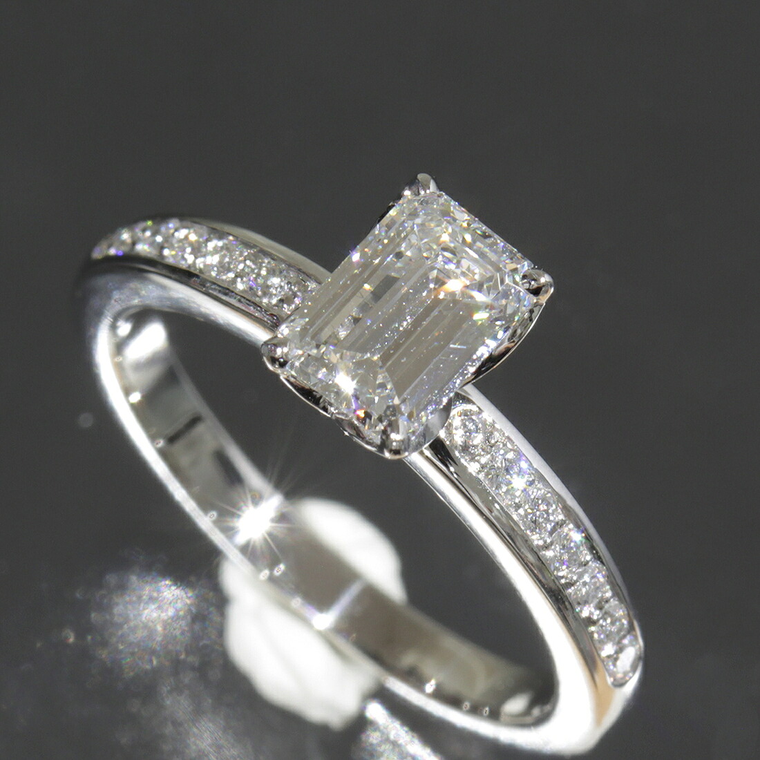 フレッド FRED エメラルドカット ダイヤ0.6ct リング 7号 PT950 フレッド FRED エメラルドカット ダイヤ0.6ct リング 7号 PT950