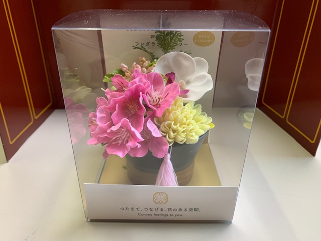 仏花 仏壇用 ピンク系黄色と白のお花 ソープフラワー 造花 お供え 小さめのお仏壇用 透明ケース入り 新品本物