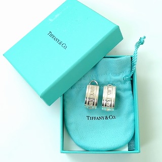 Tiffany & Co. アトラスシルバーピアス片側のみ(箱・ポーチ付き) 楽天市場】ティファニー アトラスキューブ ピアス シルバー レディース