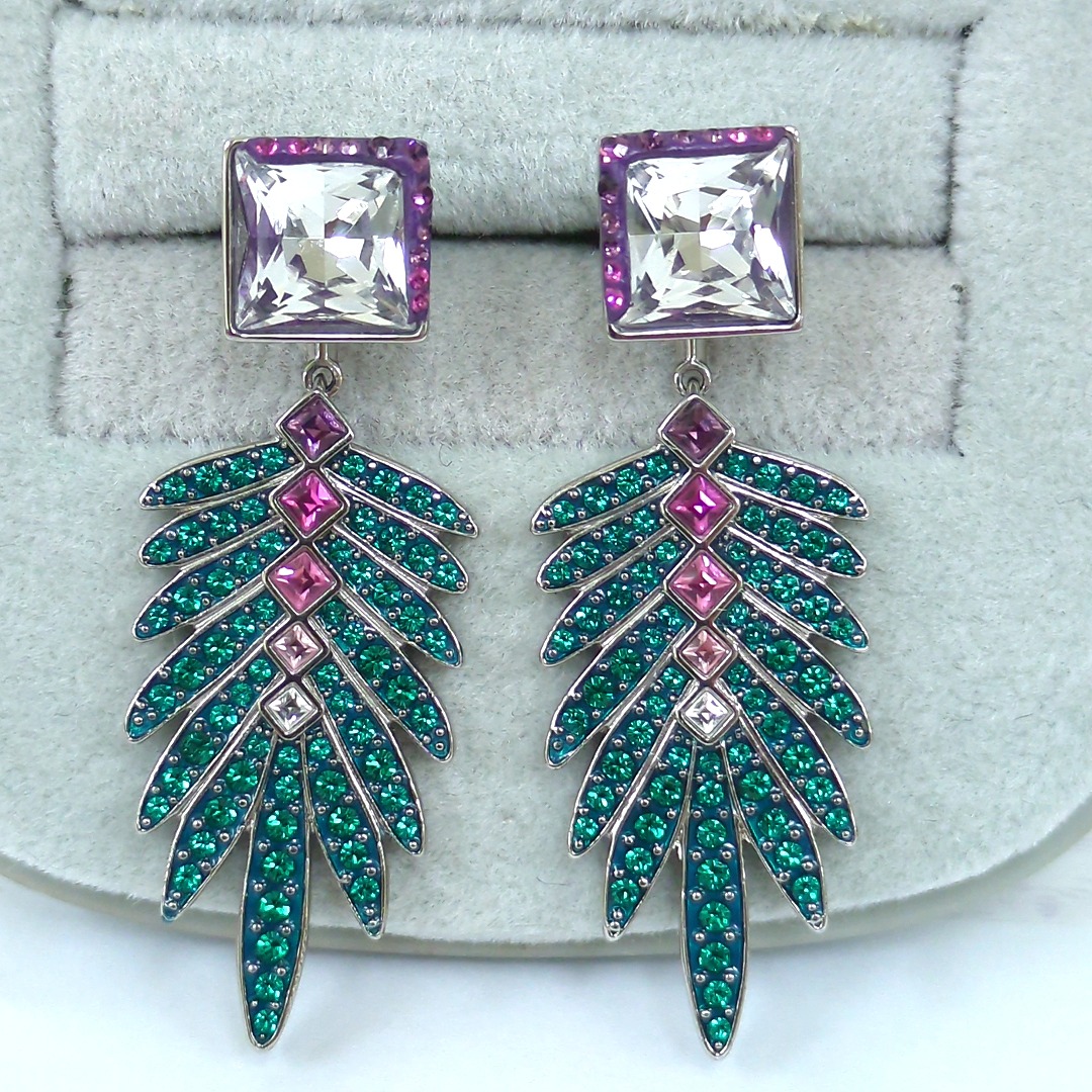 【美品】【送料無料】SWAROVSKI スワロフスキー ピアス クリスタル 楽天市場】☆20%OFFクーポン☆全員対象☆ 4月30日〆まで【202502