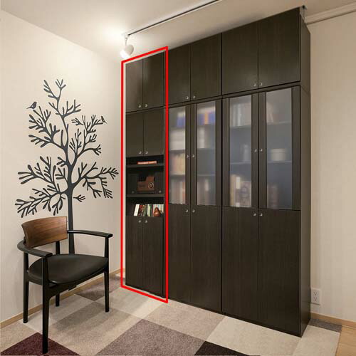 飾り棚付両開き扉 大容量CD収納棚高さ２４１〜２５０ｃｍ幅８１〜９０ｃｍ奥行１９ｃｍ厚棚板（棚板厚2.5cm）本体棚扉サイズ:上扉72.5cm+下扉62.6cm 大容量CD収納棚高さ２４１〜２５０ｃｍ幅８１〜９０ｃｍ奥行