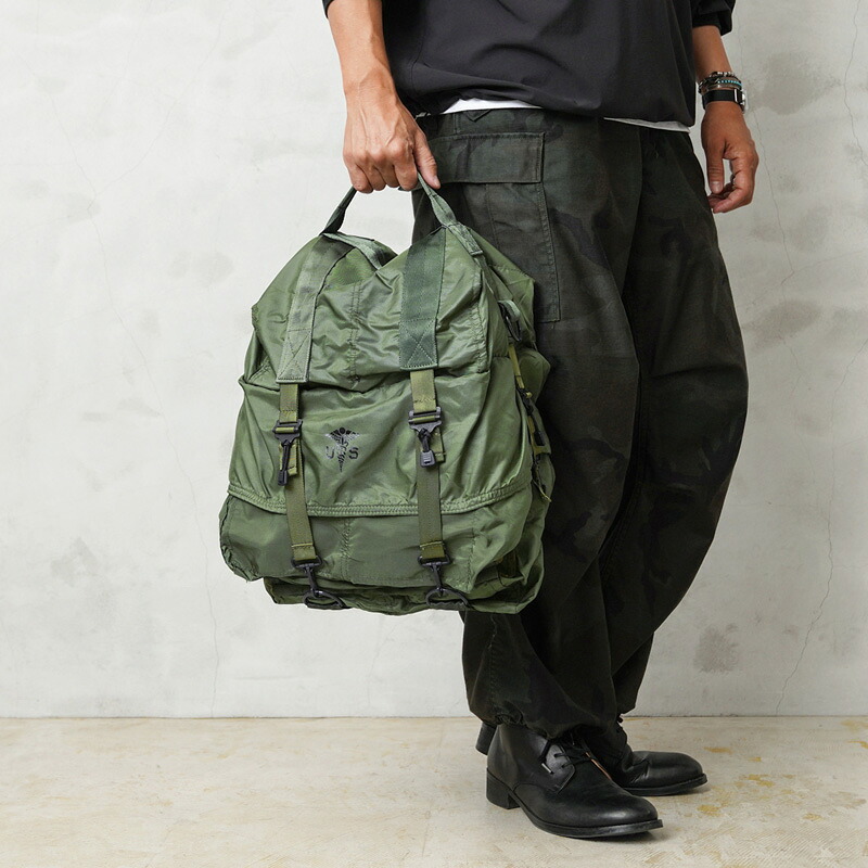 実物 新品 デッドストック 米軍 M17 MEDICAL バッグ OD【クーポン対象外】【I】｜ミリタリーWAIPER 店