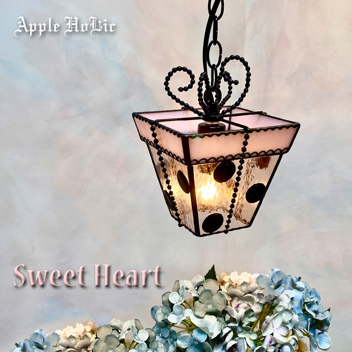 ペンダントライト 【 Sweet Heart スウィートハート 】かわいい シーリングライト ステンドグラス ランプ 照明 ペンダントランプ おしゃれ 天井照明 店舗照明 リビングライト LED対応 ピンク 水玉 プレゼント リボン Apple HoLic|ウィッチーズキッチン店