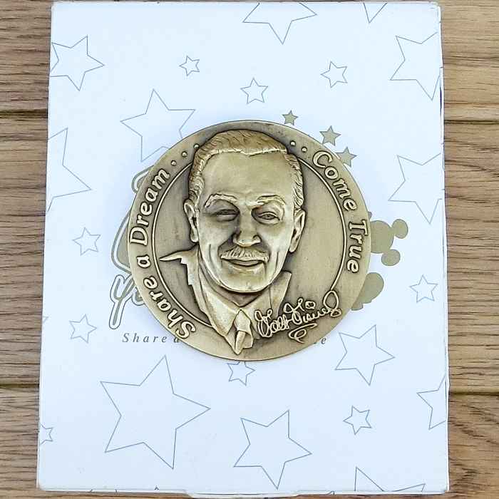 ウォルト ディズニーワールド リゾート キャスト 限定 01年 ウォルトディズニー 100周年 記念 メダル 無料ギフトラッピング Wdw ミッキー キャストメンバー 超レア 通常一般購入不可のアイテム 1点のみ Kanal9tv Com