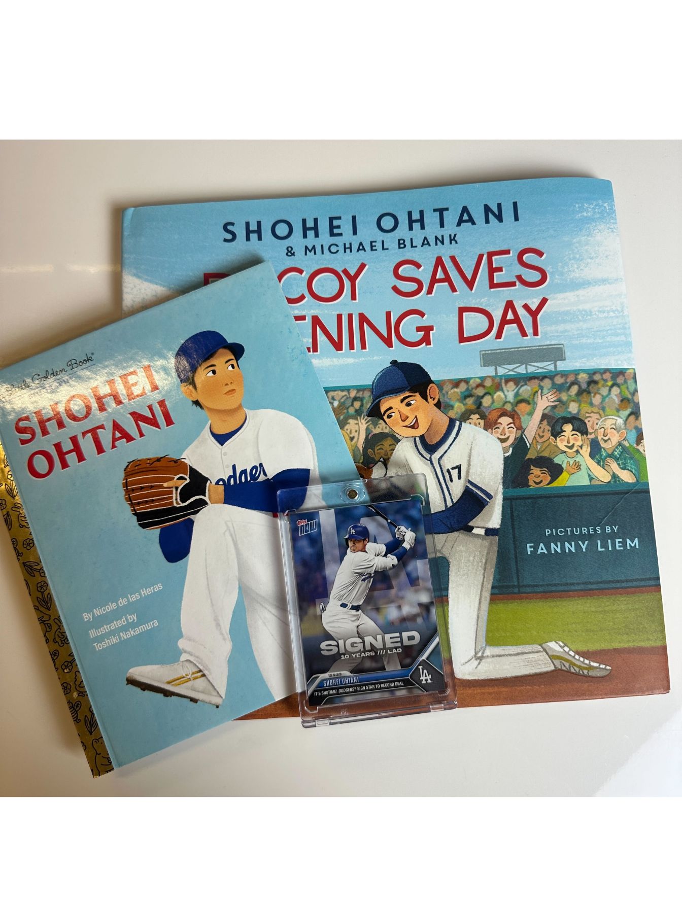 【トレーディング歌留多付き添い人】【特別書き割り】大谷翔平運動選手読みもの書き割り『Decoy Saves Opening Day（デコイ セーブズ 第一手デー）』A Little Golden Book Biography 愛犬デコイ ハードカバー ピクチュアブック Shohei Ohtani Shohei Ohtani: A Little Golden Book Biography