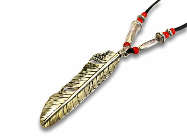 【CHOOKE/チョーク】「Special Peace Feather Pendant Top&rdquo;Left&rdquo;/スペシャルピースフェザーペンダントトップ&rdquo;レフト&rdquo;」(C-22L)【対応】(オールドコイン/アンティークコイン/ヴィンテージコイン/ネイティブアクセサリー/ハーレー/アメカジ/ウルフパック)｜WOLF PACK店
