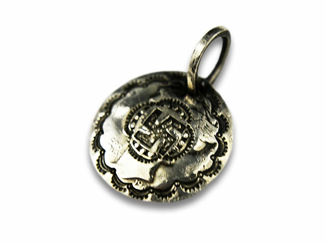 【CHOOKE/チョーク】「Mercury Flower Swastika Pendant Top/マーキュリーフラワースワスティカペンダントトップ」(C-30B)【対応】 (オールドコイン/アンティークコイン/ヴィンテージコイン/ネイティブアクセサリー/ハーレー/アメカジ/プレゼント/ウルフパック)