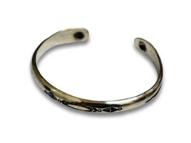 楽天市場】【CHOOKE/チョーク】「Swastika Sheet Stamp Bangle