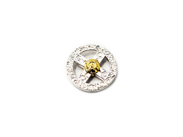 【FIRST ARROW\u0027s/ファーストアローズ】「Double Sided Engraving Medicine Wheel with K18/K18付き添い人両面彫りメディスンホイール」(P-844)(原住民/北米インディアン/宝飾品/しろがね色/ゴールド/アメカジ/ハーレー/添え物/差し上げ物/WOLF PACK/狼容器に並べる)