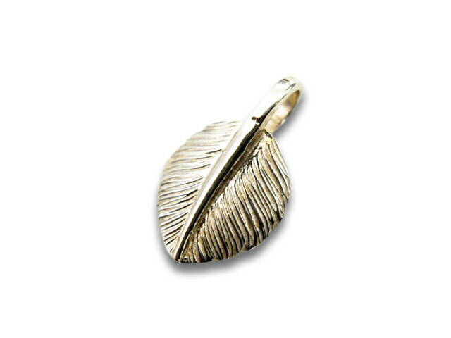【FIRST ARROW's/ファーストアローズ】「Medium Heart Feather”Right”/ミディアムハートフェザー”右向き”」(P-523R) (ネイティブ/インディアン/ジュエリー/ハンドメイド/シルバー/ゴールド/アメカジ/ハーレー/アクセサリー/プレゼント/WOLF PACK/ウルフパック)
