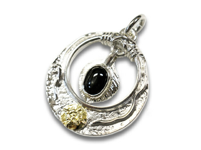 【FIRST ARROW\u0027s/ファーストアローズ】「Hollowed Out Heart Feather Small Metal with Blackstar\u0026K18/黒いことはやりっ子\u0026K18付き添い人穴あきハートフェザースモールメタルペンダントトップ」(P-562)(原住民/アメカジ/付属品/差し上げ物/WOLF PACK/狼容器に並べる)