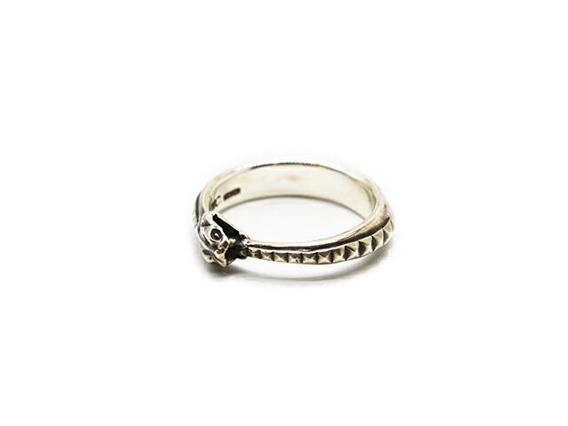 【MAD CULT/マッドカルト】「Pyramid Stud Snake Ring/ピラミッドスタッドスネークリング」(R-37)(Silver925/添え物/宝飾品/差し上げ物/バイ鉄道車両/ハーレー/熱っぽい極点/アメカジ/お手手御手伝いさん/WOLF PACK/狼風呂敷き包み)