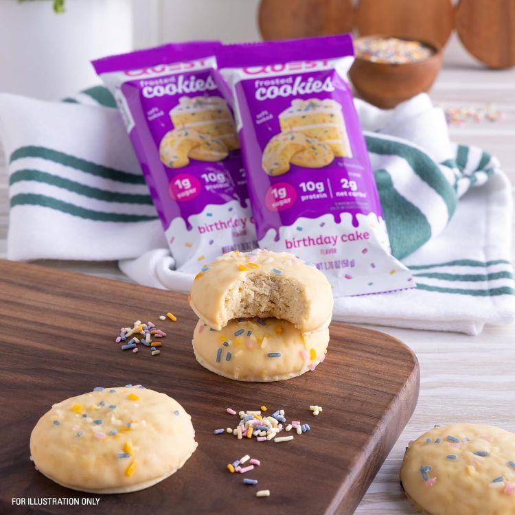 クエスト ニュートリション フロステッド クッキー ツイン パック バースデー ケーキ 8 個 Cookies Frosted: Quest: 2-Cookie Birthday Cake (8pk) 【お取り寄せ商品】【合わせて買いたい】【お取り寄せ商品】【合わせて買いたい】